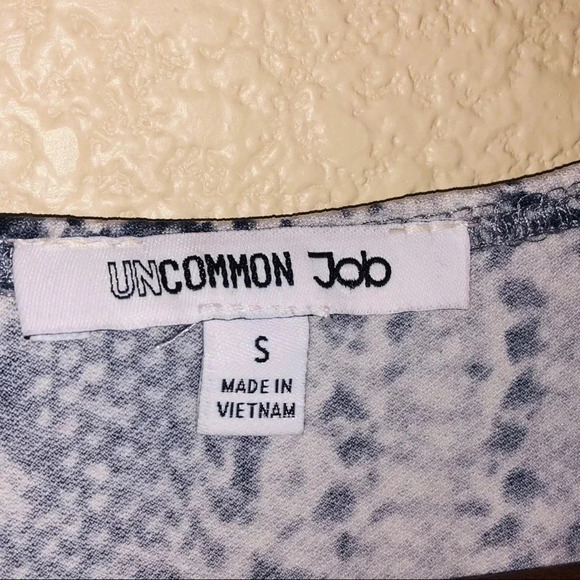 UNCOMMON Job Modern Snake Print Button Up Blouse - Picture 2 of 6